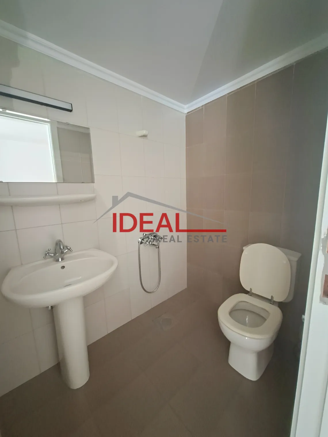 Office for rent in Kfar Hbab, Lebanon