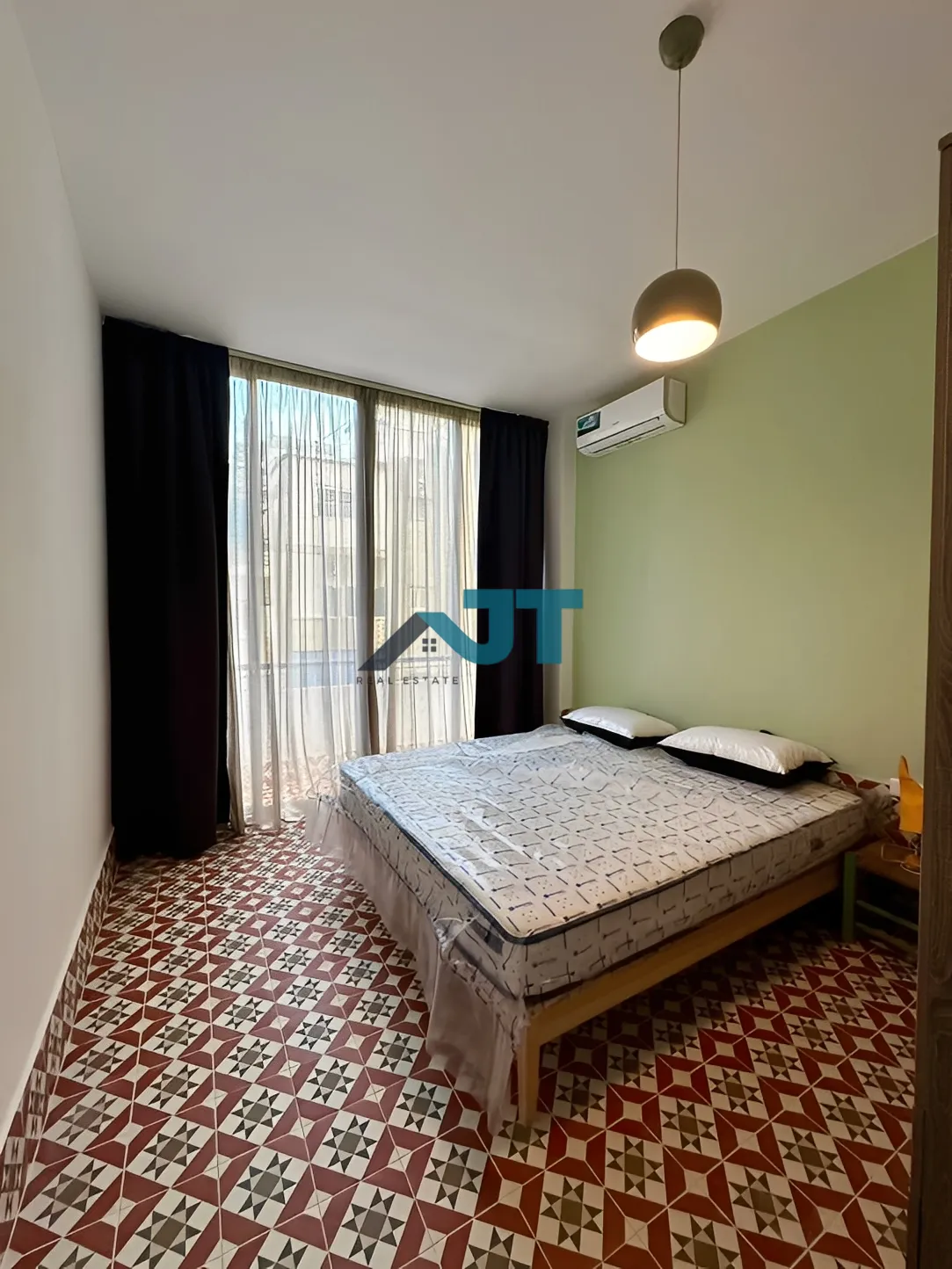Apartment for Rent in Geitaoui, Achrafieh - 1 bed, 1 bath