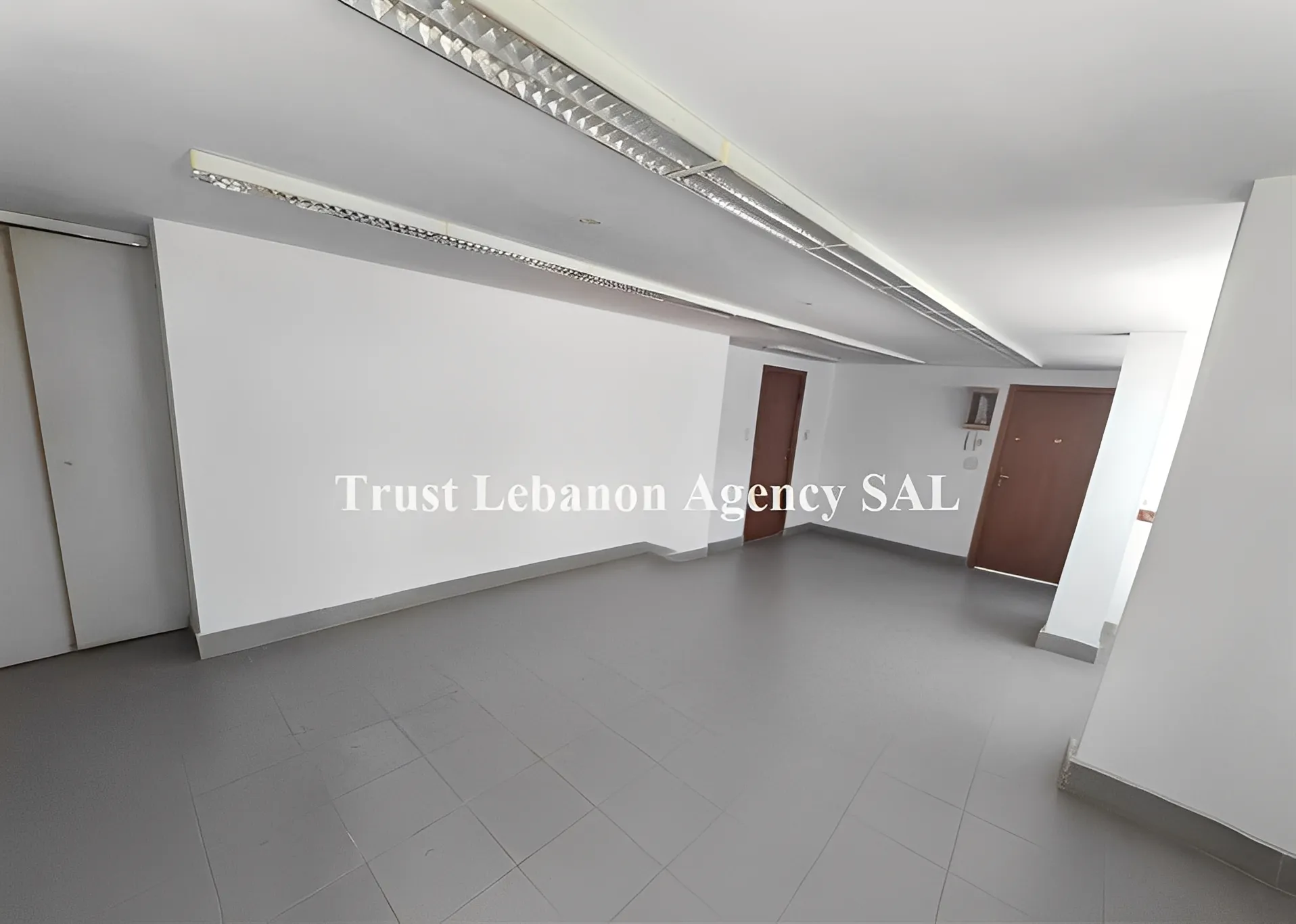 Commercial Property For Rent in Metn, Elyssar