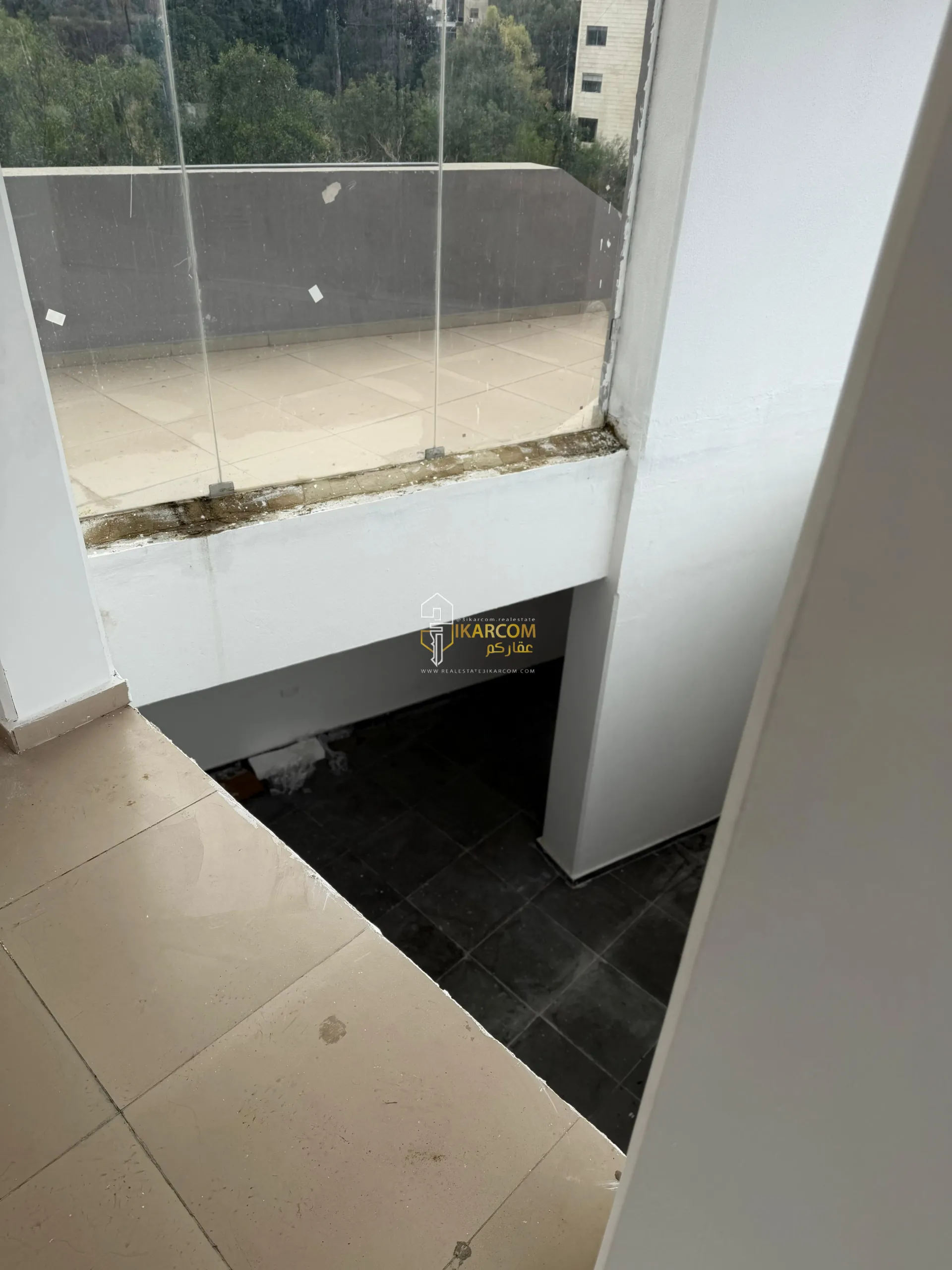 Shop for sale in Dbaye