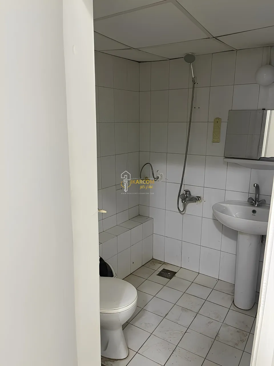Warehouse For Rent in Achrafieh