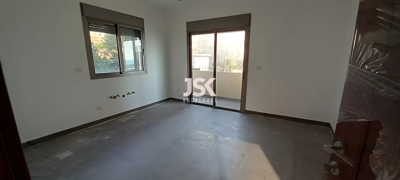 Apartment for Sale in Haret Sakher