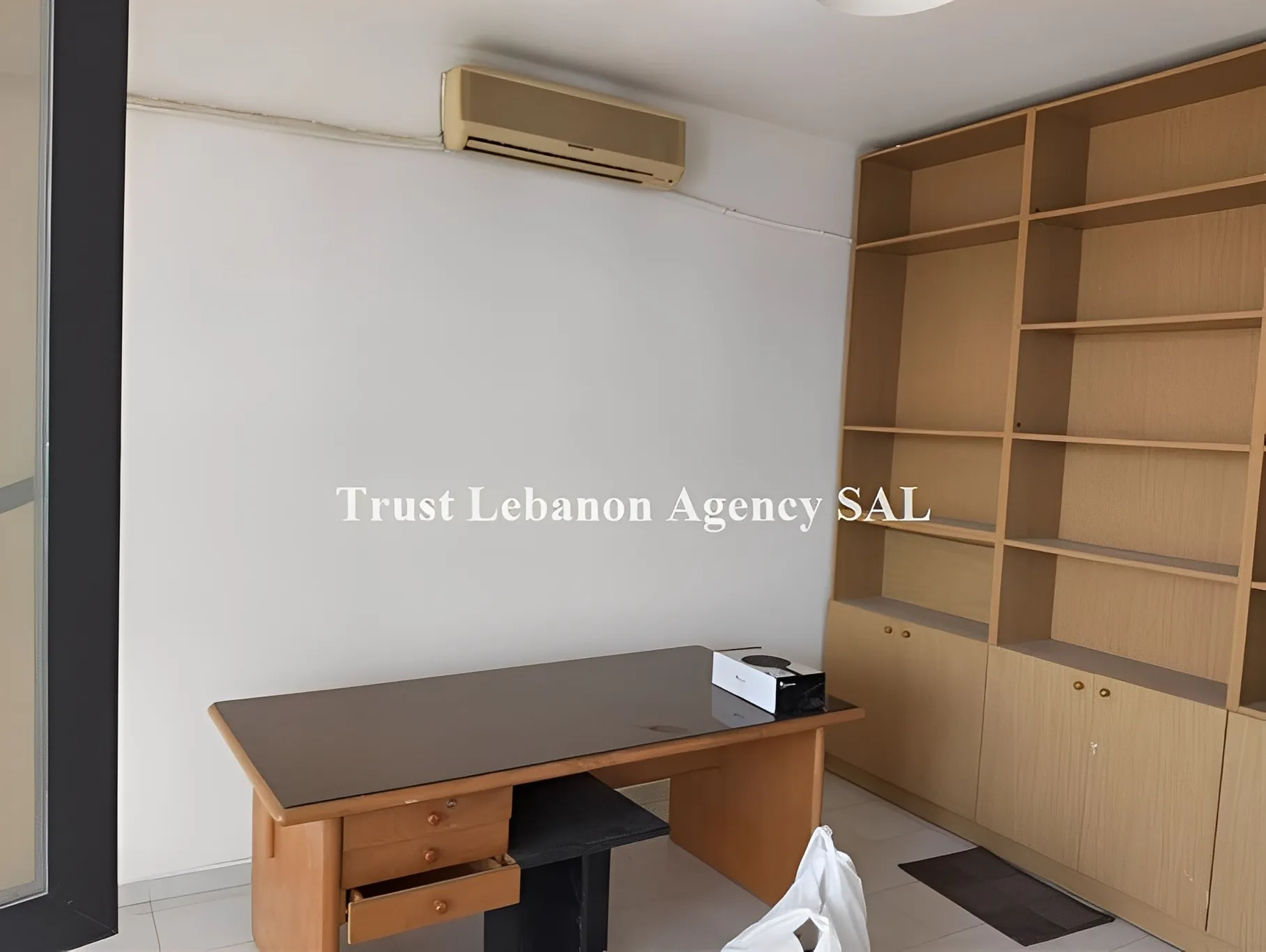 Office for rent in Baabda, Furn Al Chebak