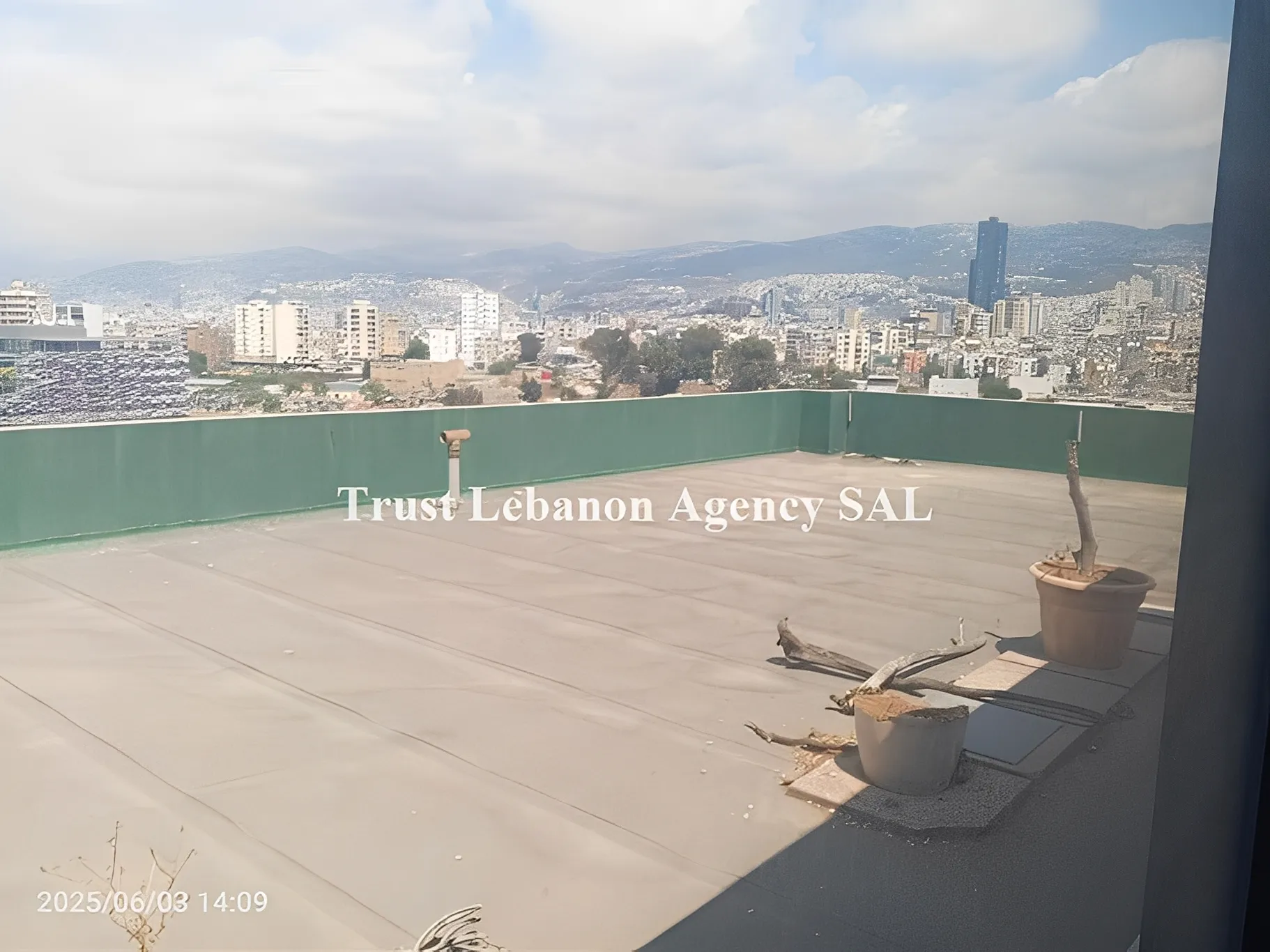 Office for rent in Beirut, Corniche El Nahr