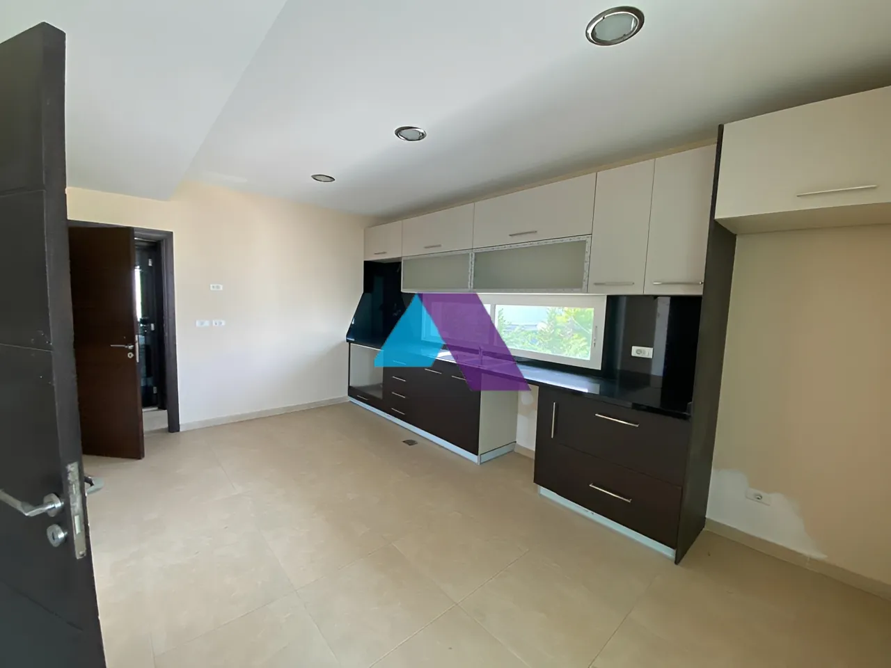 Apartment for Sale in Haret Sakher
