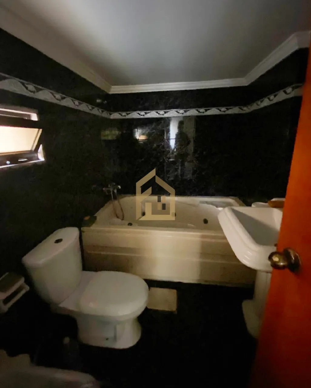 Office for rent in Bir Hasan, Lebanon