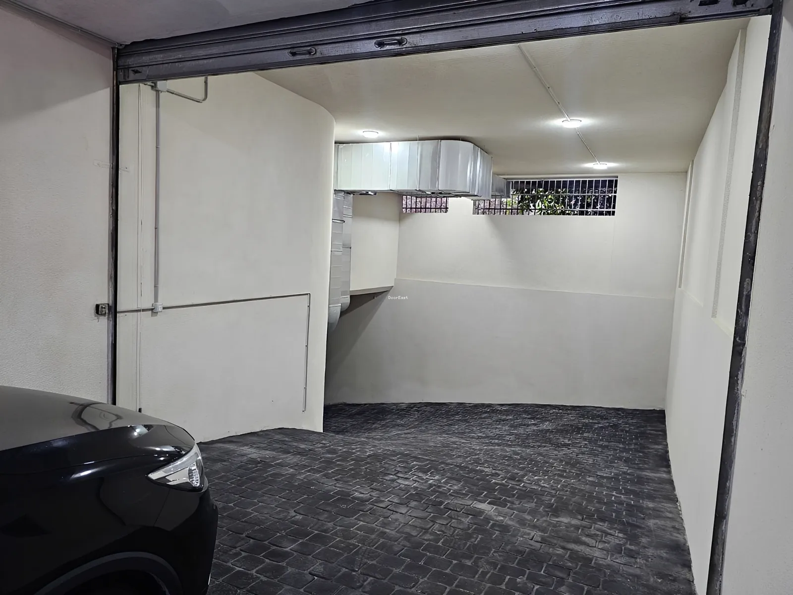 Warehouse for sale in Baabda