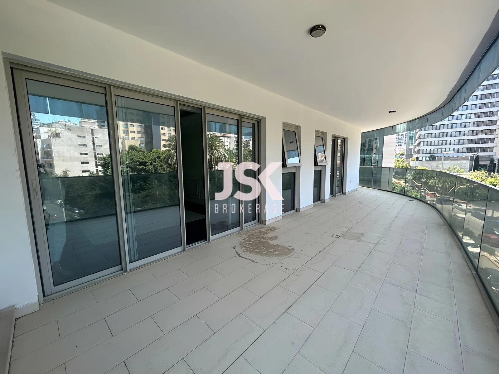 Apartment for Sale in Downtown - 3 bed, 3 bath