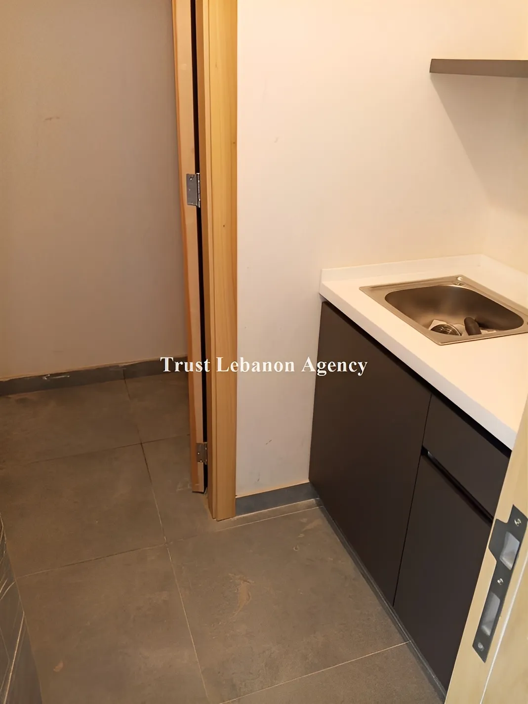 Office For Rent in Metn, Mansourieh