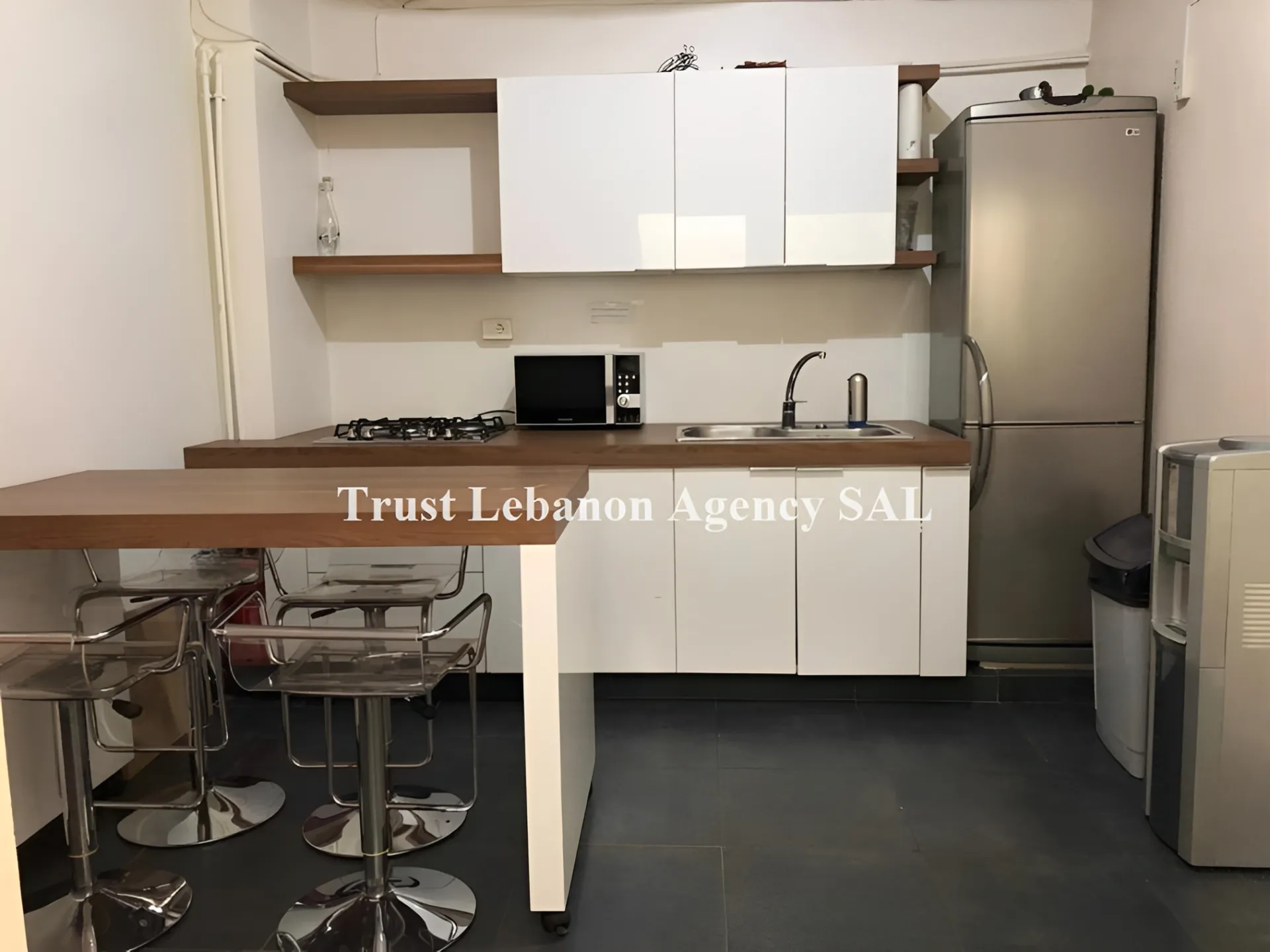 Office for sale in Metn, Mansourieh