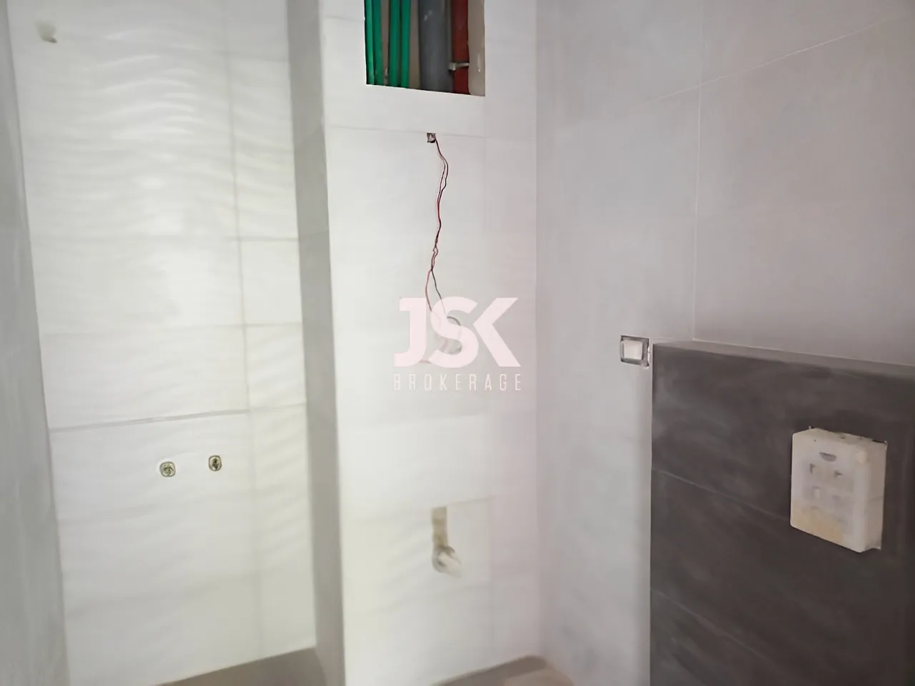 Apartment for Sale in Haret Sakher
