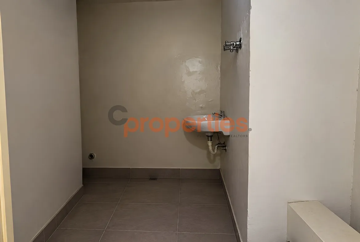 Shop for Rent in Clemenceau