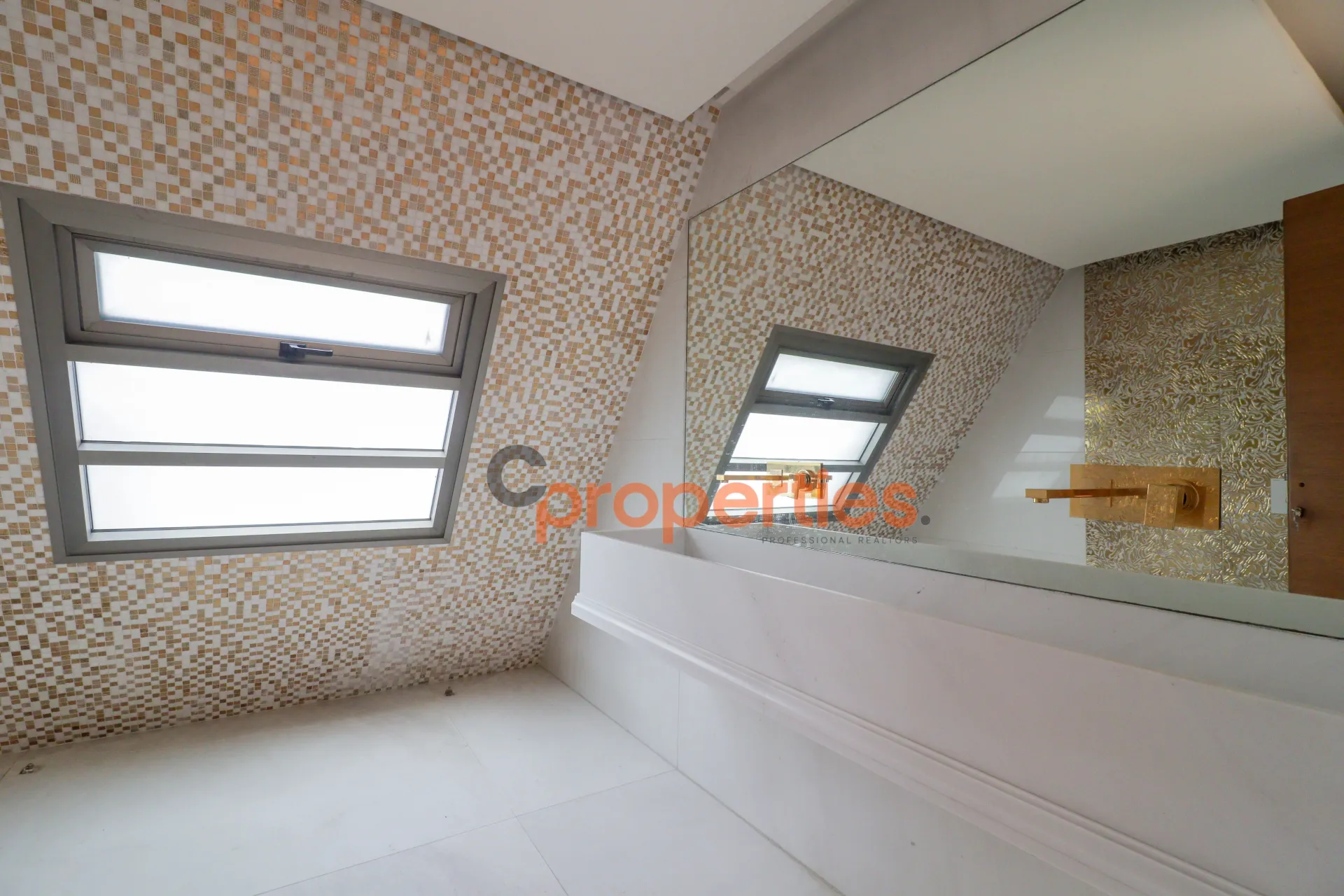 Villa for sale in Mtayleb, Lebanon