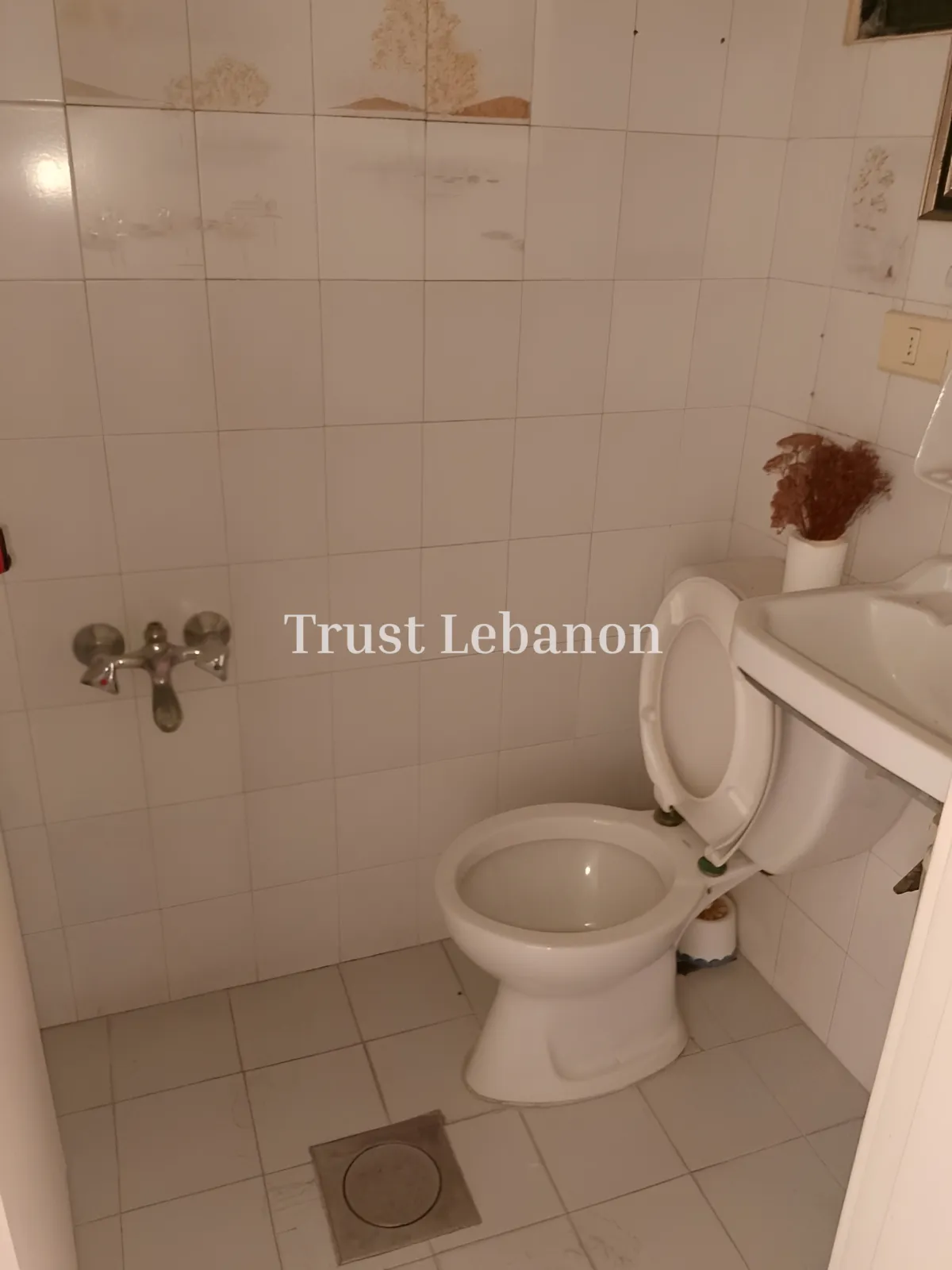 Office for rent in Achrafieh