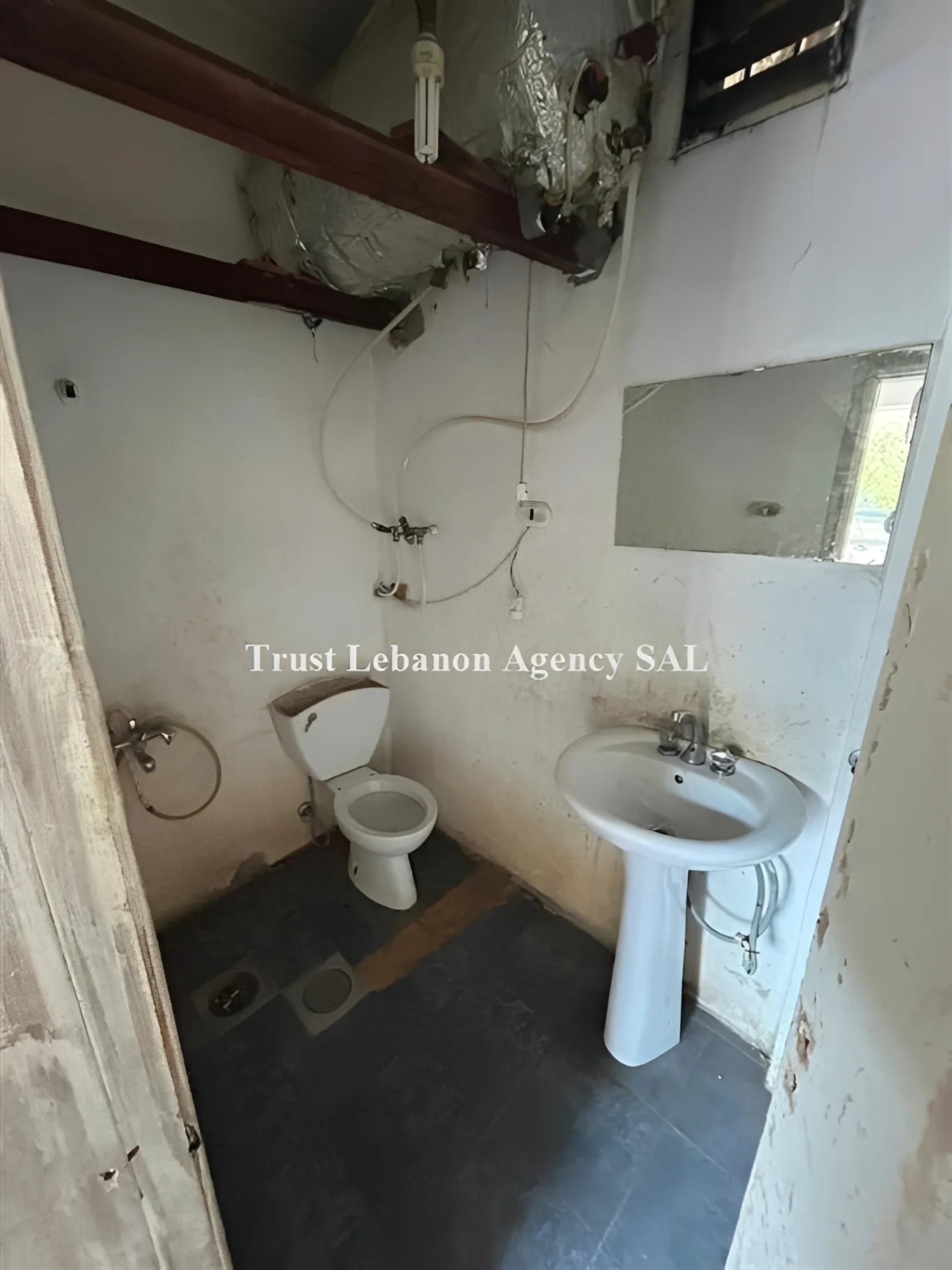 Commercial Property For Rent in Jbeil,