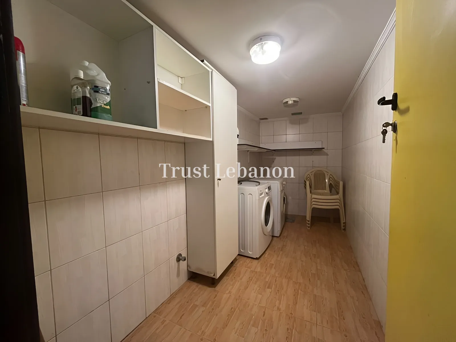Office for rent in Zikrit