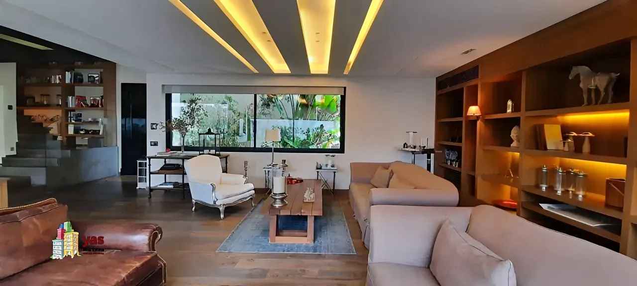 Apartment for Sale in Achrafieh - 3 bed, 4 bath