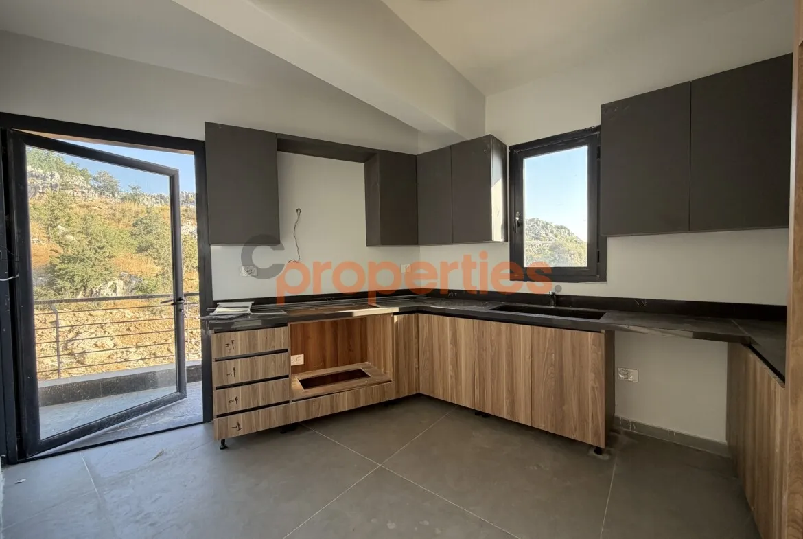 Chalet for Sale in Faqra - 2 bed, 4 bath