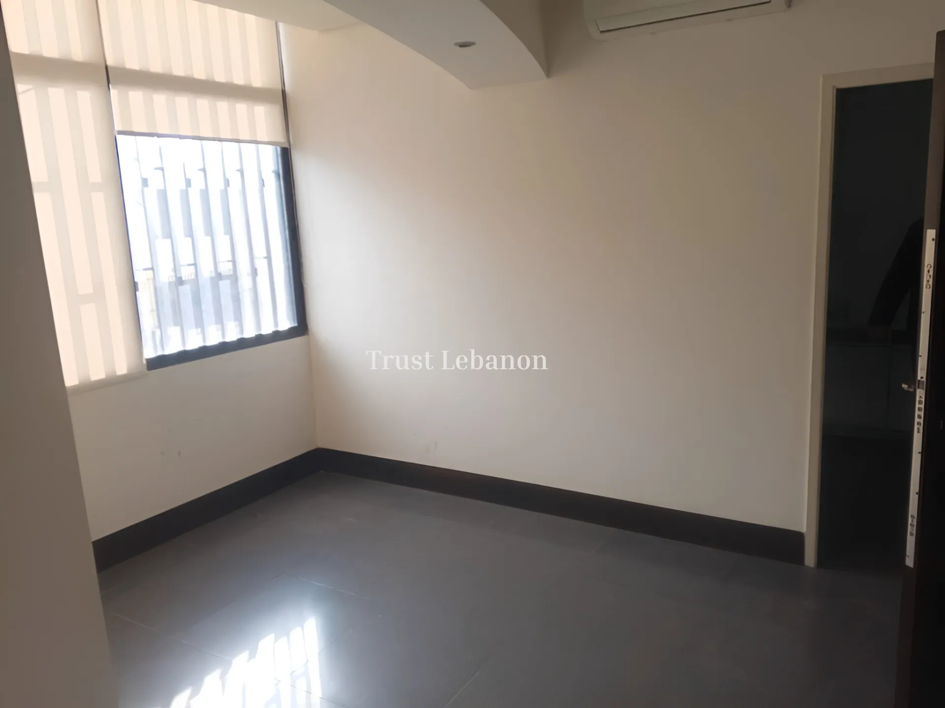 Office for Rent in Daoura, Lebanon