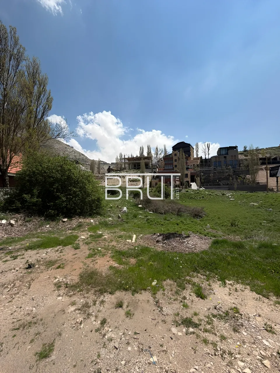 Land for Sale in Kfardebian