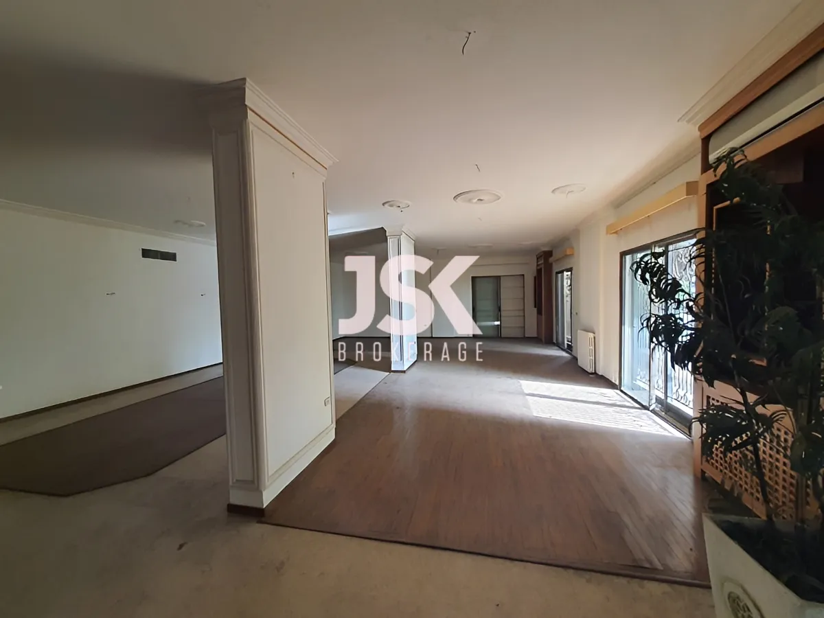 Office for sale in Mansourieh