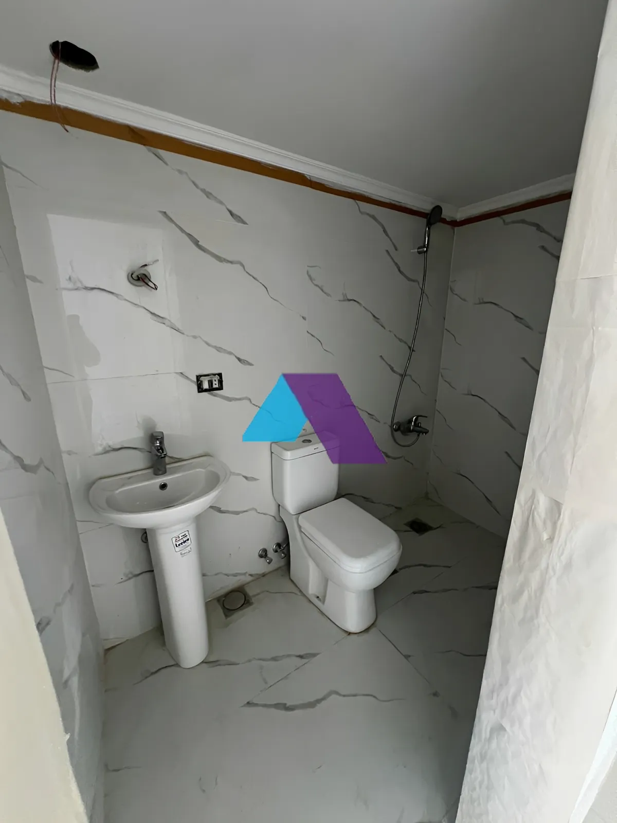 Apartment for Sale in Ballouneh - 2 bed, 2 bath
