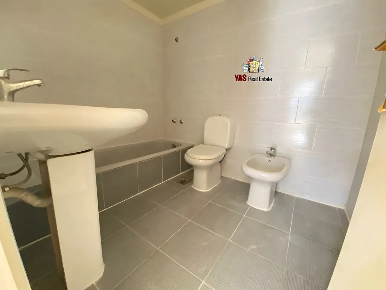 Apartment for Sale in Adonis - 3 bed, 4 bath