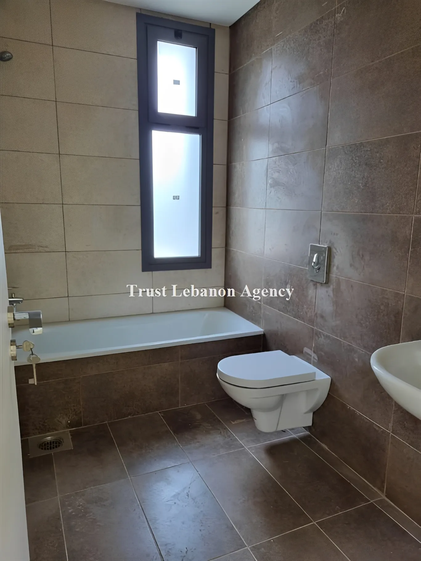 Triplex for Sale in Baabda - 3 bed, 6 bath