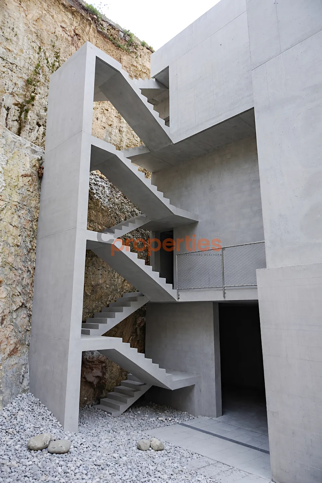 Industrial Unit for rent in Nahr Ibrahim, Lebanon