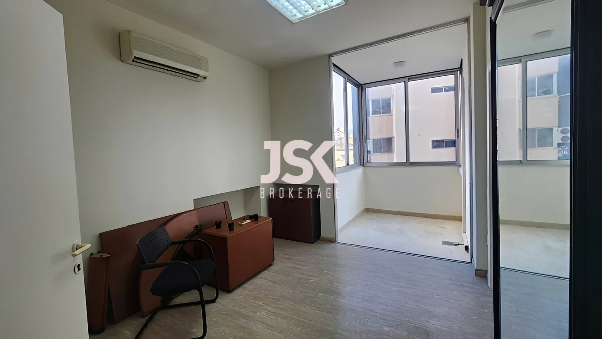 Office for rent in Badaro