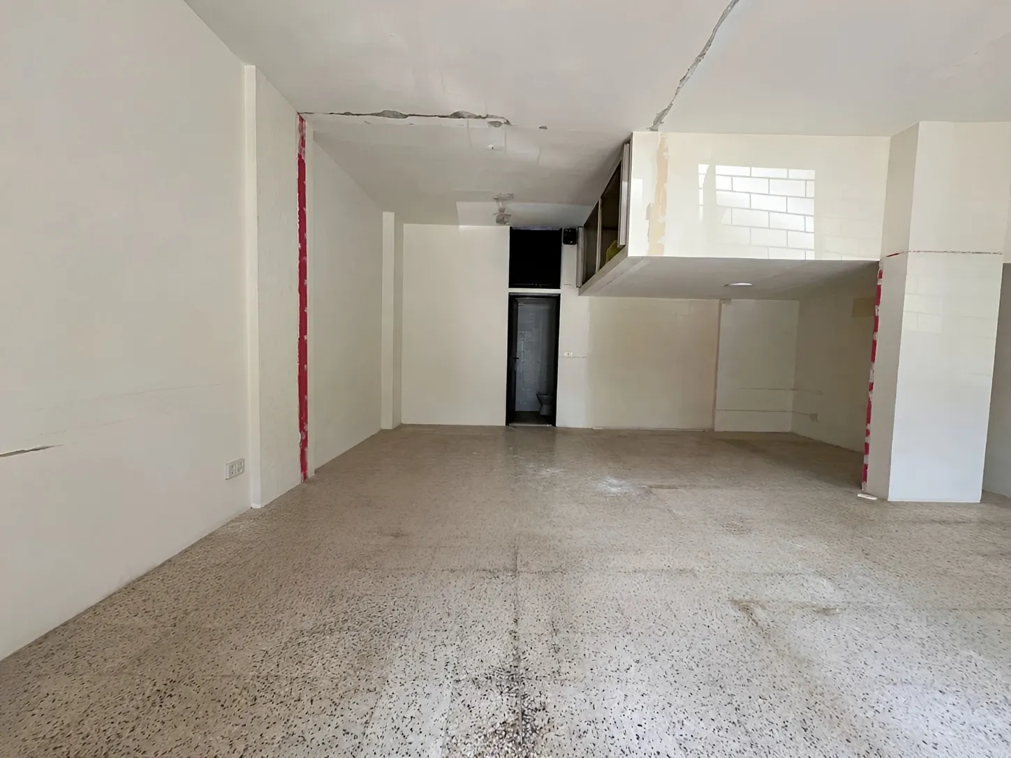 Shop for Rent in Zouk Mikael