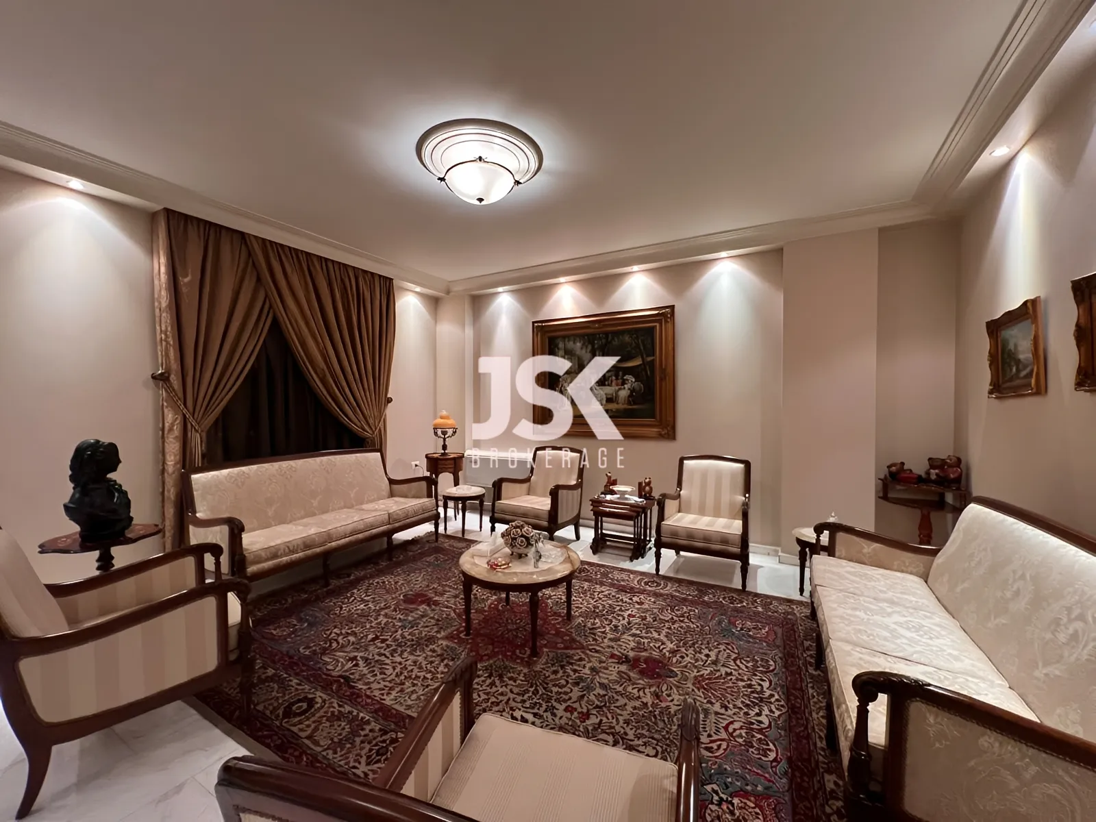 Apartment for Sale in Forn El Chebbak