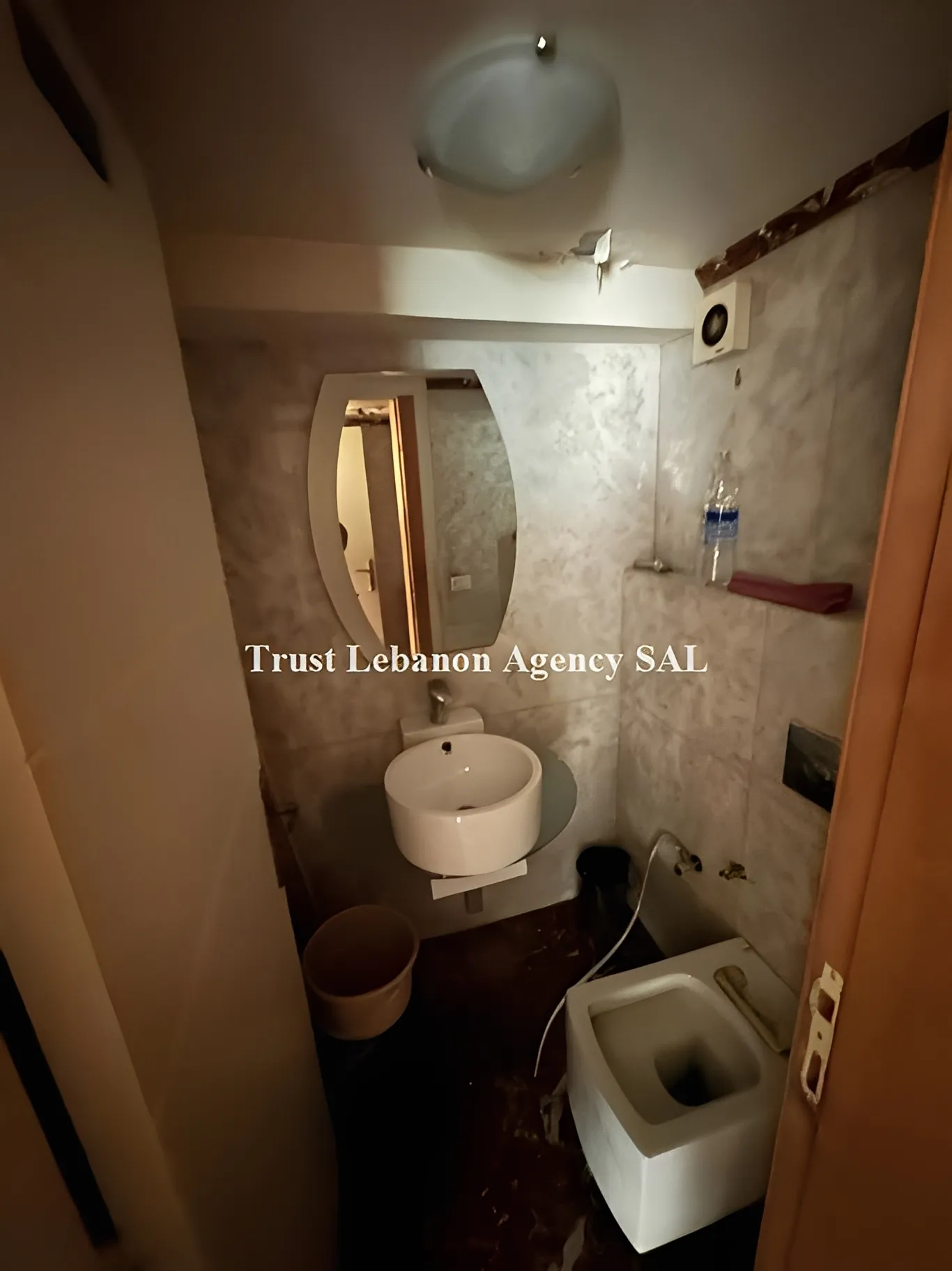 Shop For Rent in Beirut, Unesco