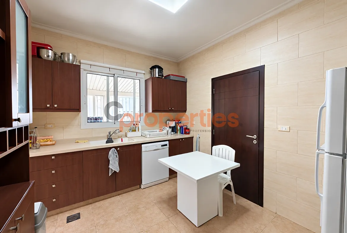 Apartment for Sale in Ballouneh