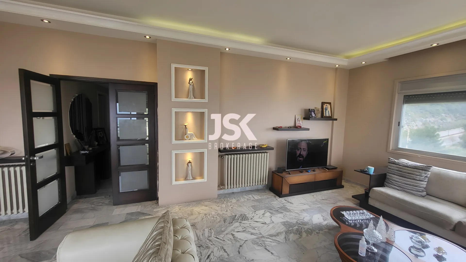 Apartment for Sale in Haret Sakher