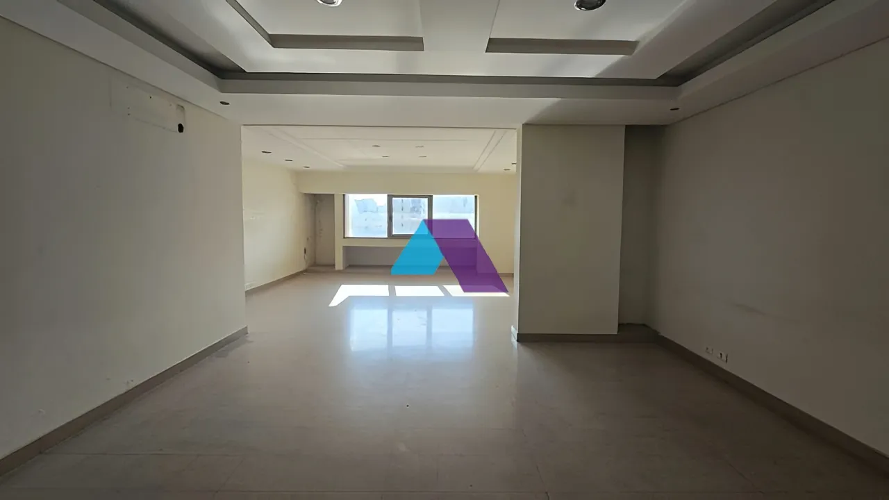 Office for sale in Forn El Chebbak