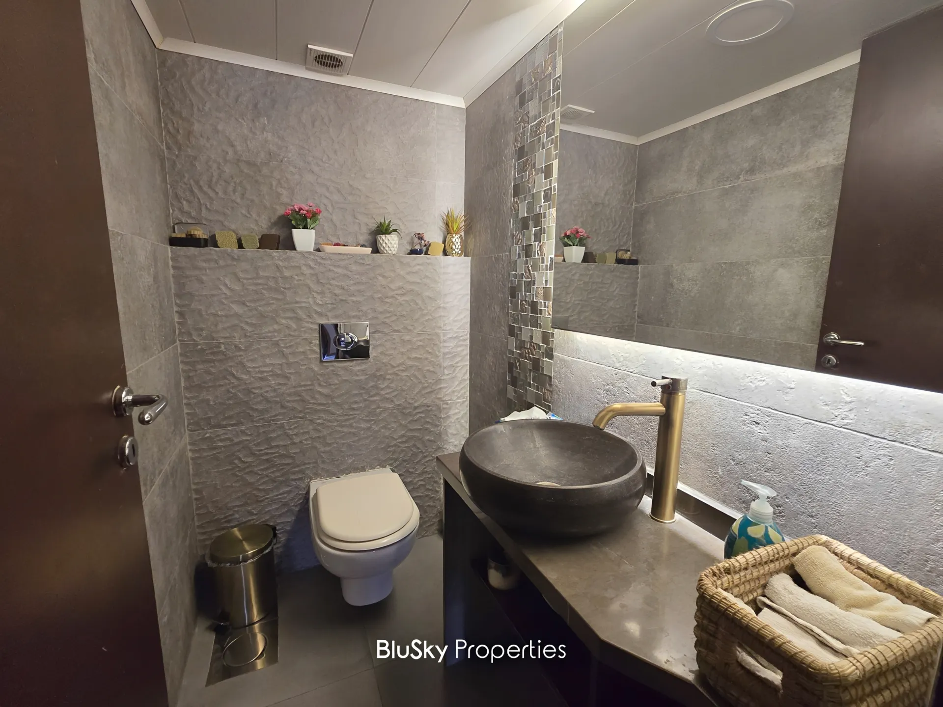 Apartment for sale in Mansourieh, lebanon