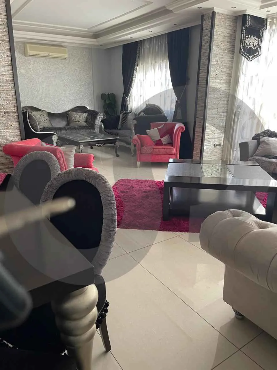 Building for Rent in Sanayeh