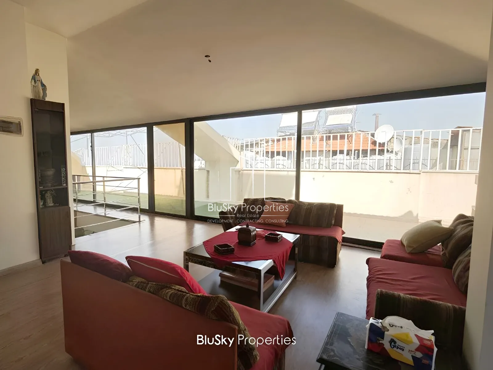 Apartment for Sale in Ain Saade - 5 bed, 4 bath