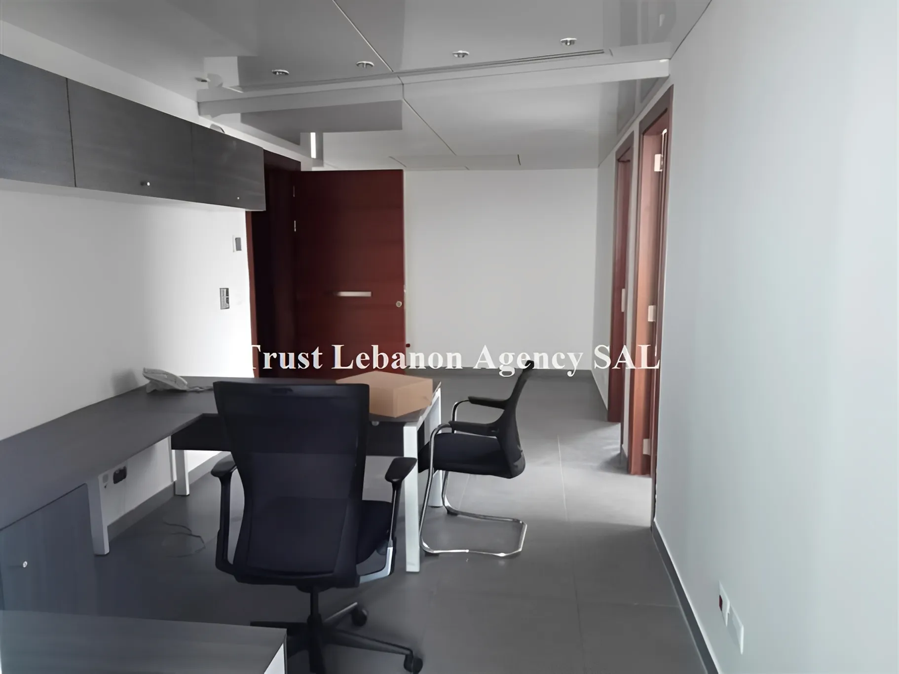 Office for rent in Metn, Sin El Fil