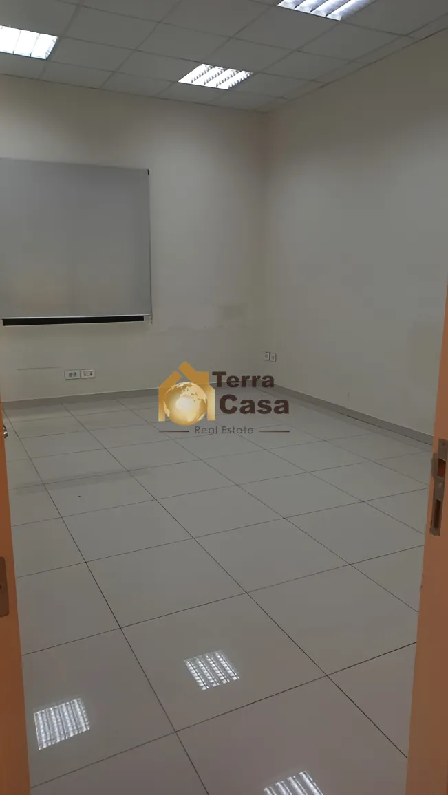 Commercial for rent in El Metn, Lebanon