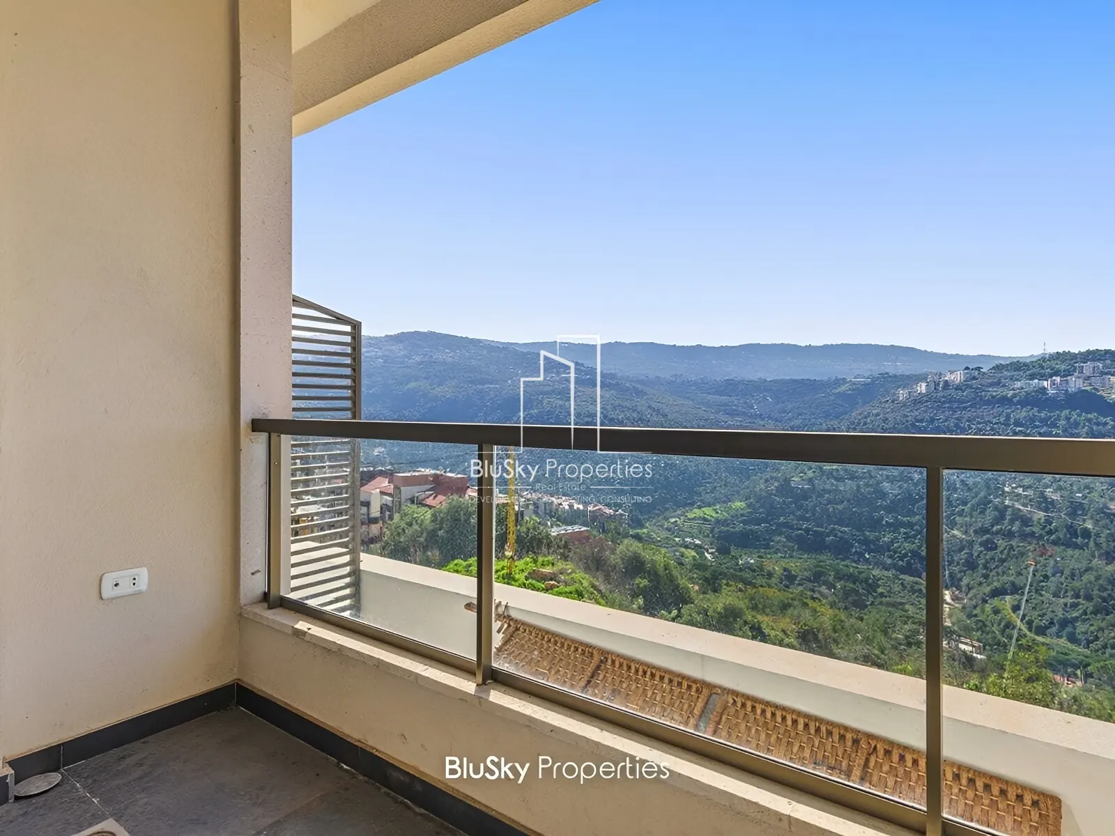 Apartment for Sale in Mansourieh - 2 bed, 2 bath