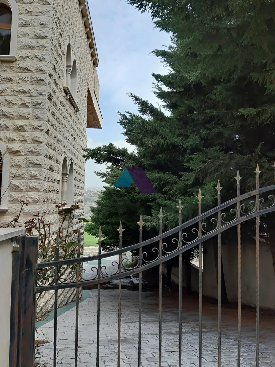 Villa for Sale in Aley
