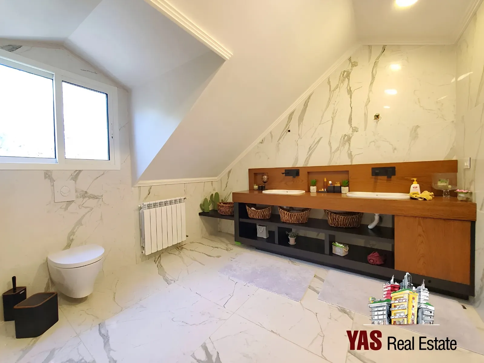 Apartment for Sale in Ajaltoun - 3 bed, 5 bath