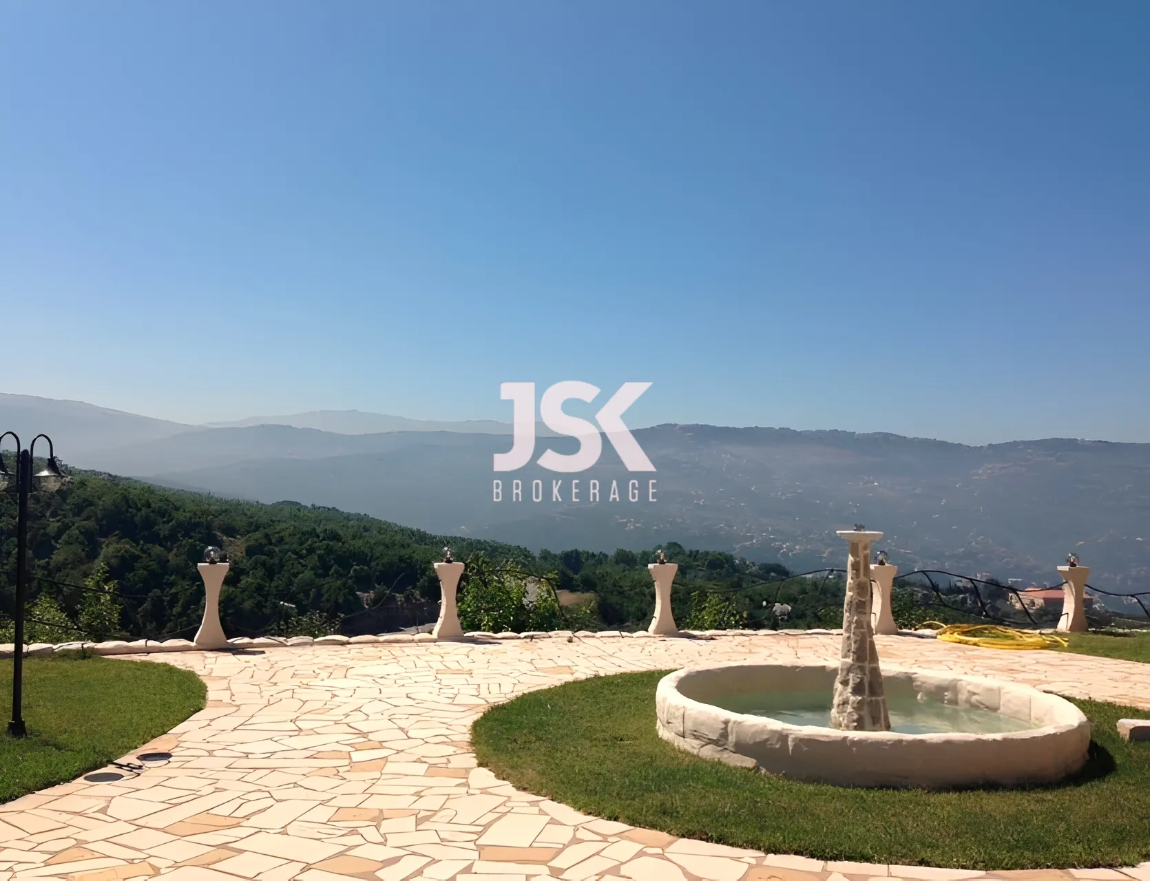 Villa for Sale in Ajaltoun