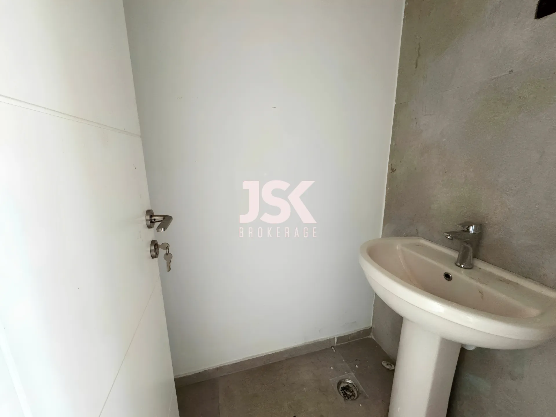 Apartment for Sale in Corniche el Mazraa, Beirut
