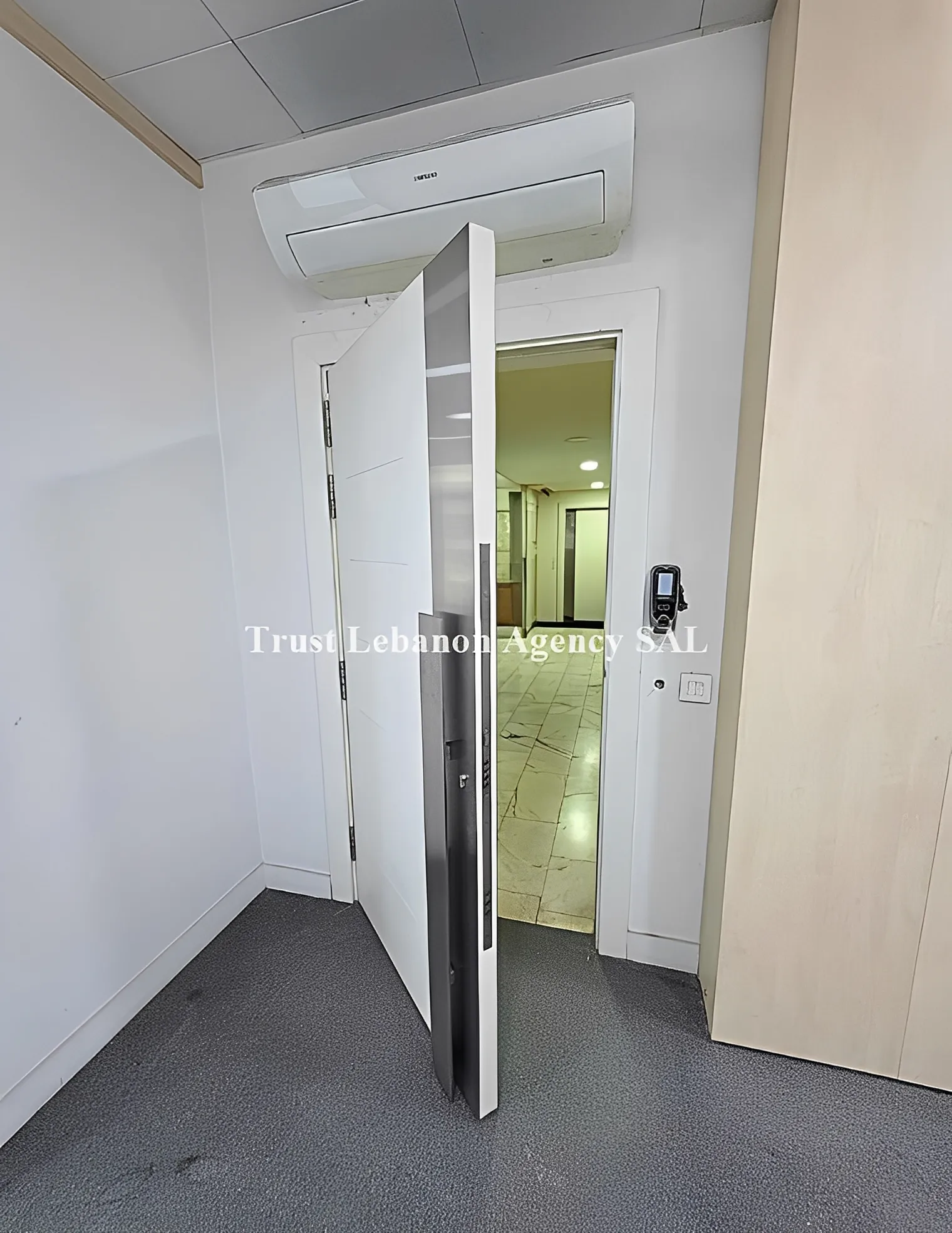Office for rent in Metn, Horsh Tabet