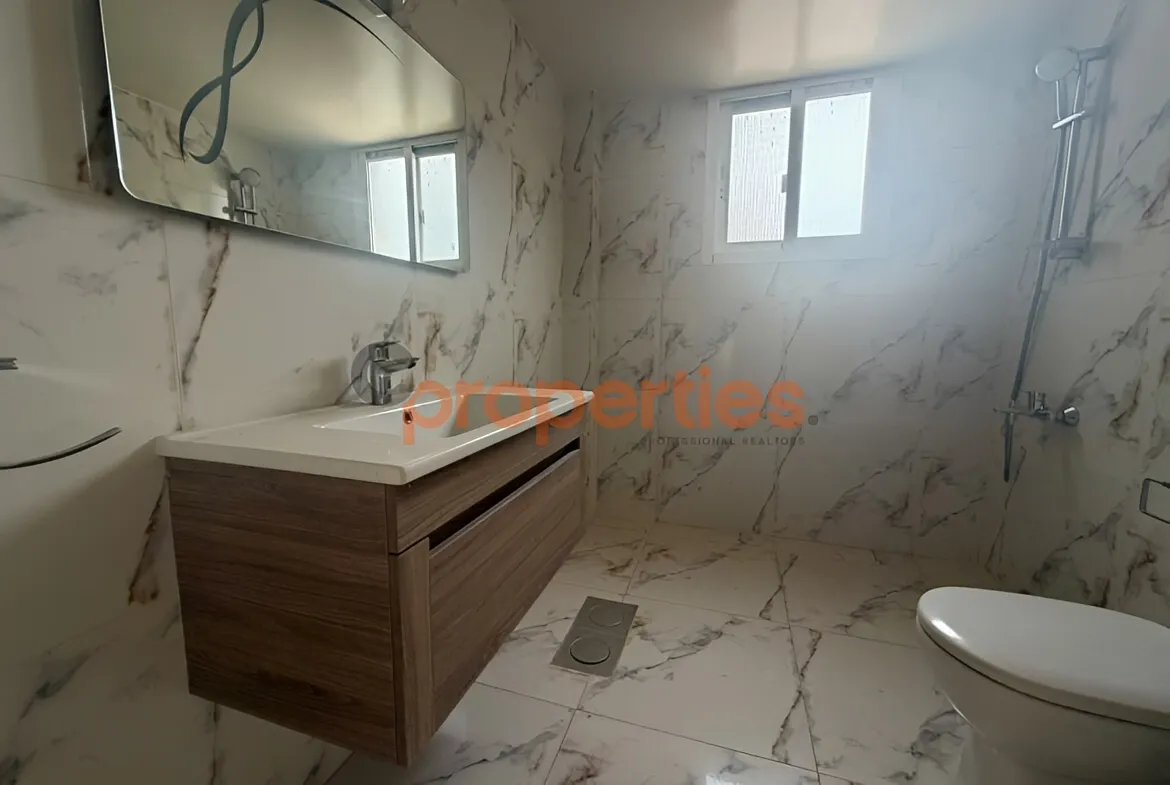 Office for Rent in Forn El Chebbak
