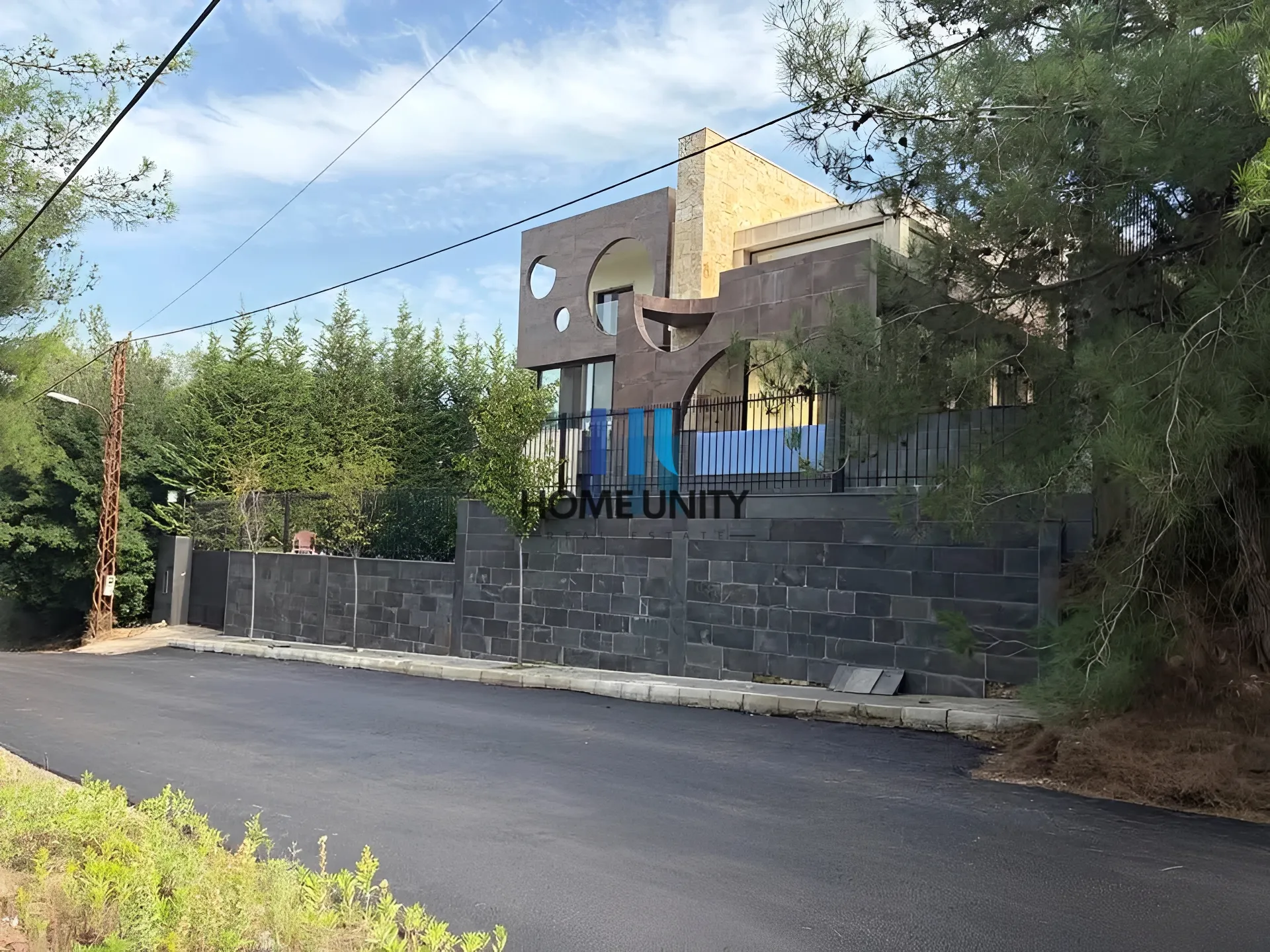 Villa for Sale in Shemlan