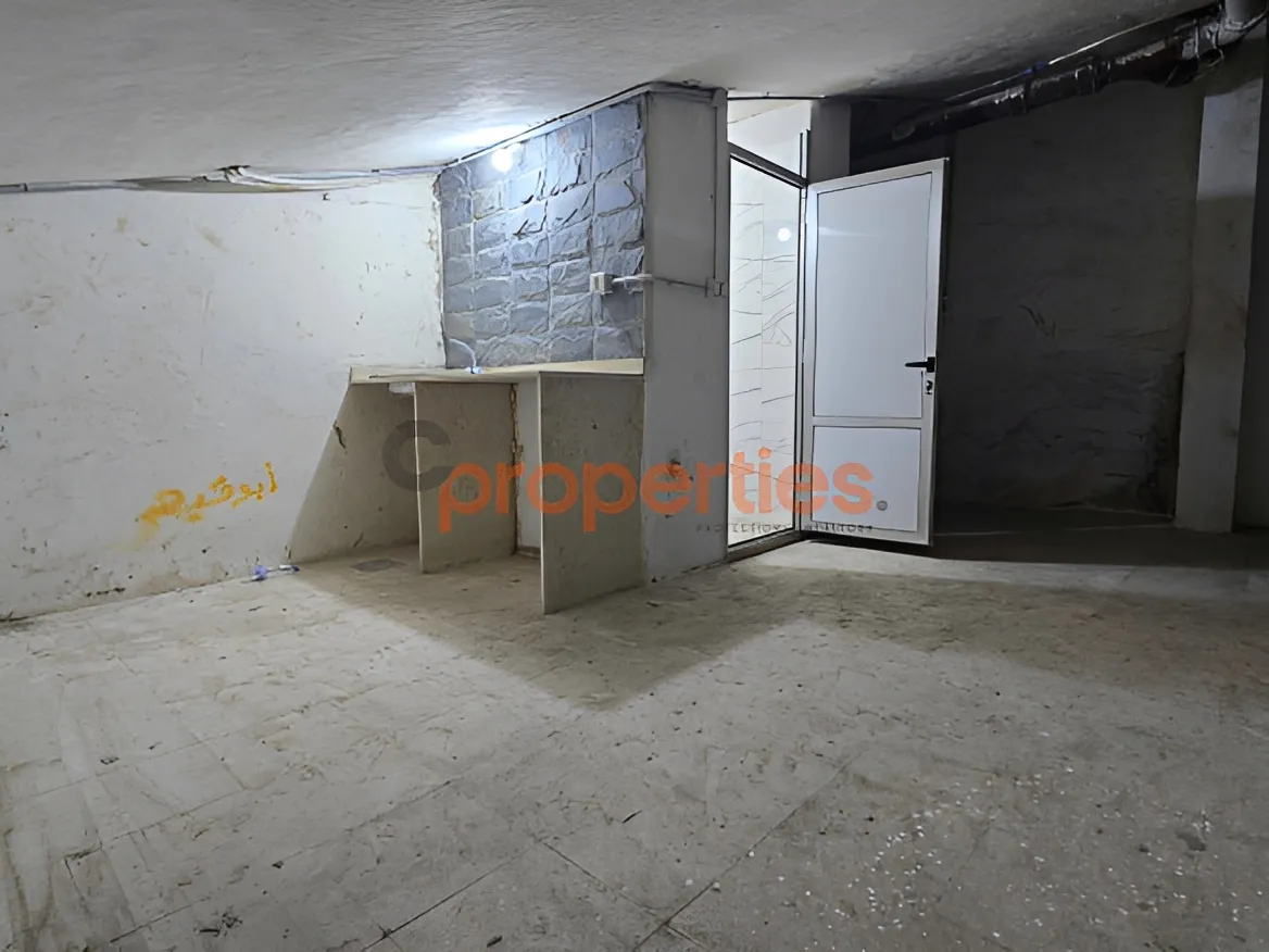 Warehouse for Sale in Forn El Chebbak